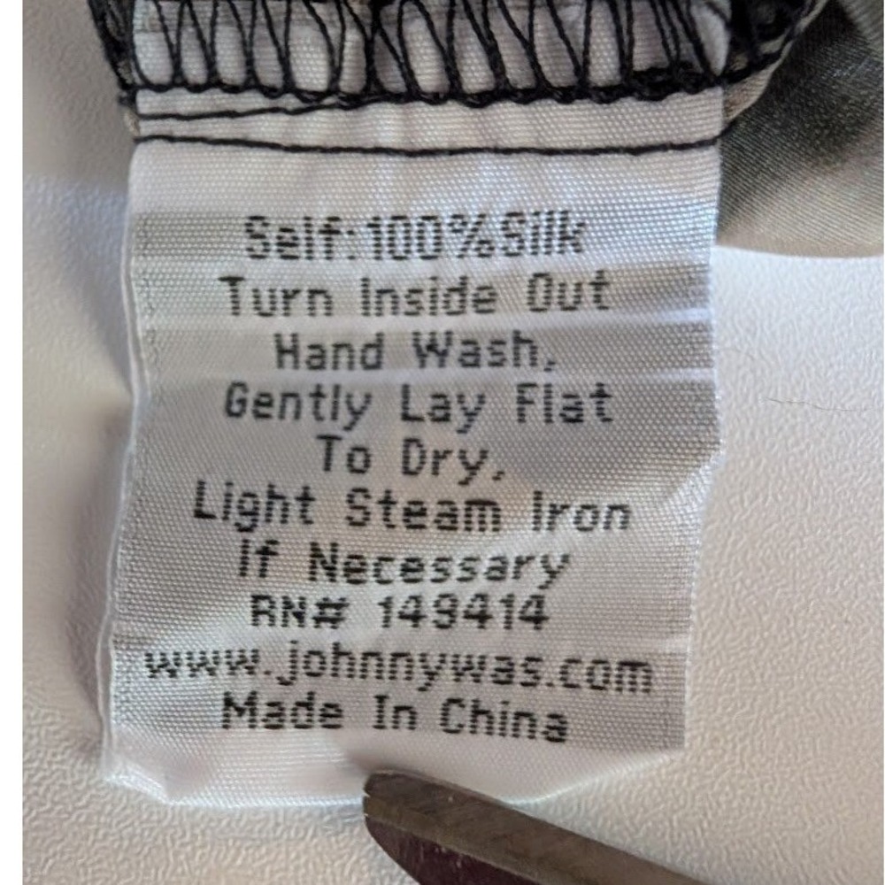 Johnny Was Aisha Silk Animal‎ Print Peplum Blouse Ruffle Leopard Zebra Tan M - Picture 6 of 6